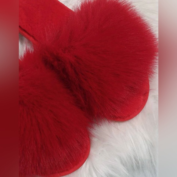 New Fluffy Red Slipper/Slides ** SALE** - Picture 3 of 5